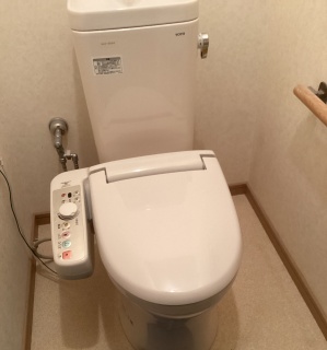 LIXIL　温水洗浄便座　CW-KB32-BN8-KJ 施工前