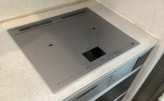 日立　IHクッキングヒーター　HT-N2000STF-S-KJ 施工後
