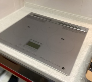 日立　IHクッキングヒーター　HT-N8STF-S 施工後