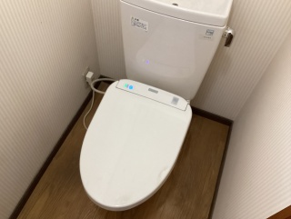 TOTO　トイレ　TSET-QR2-WHI-1 施工前