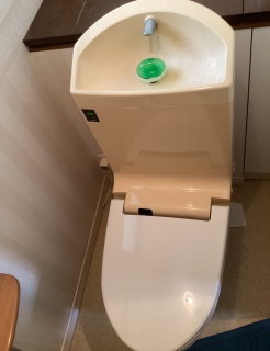TOTO　トイレ　TSET-QR4-IVO-1 施工前