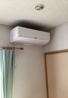 シャープ　ルームエアコン　AY-T56E2-W-KJ 施工前