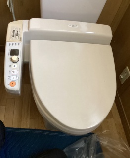 ＴＯＴＯ　温水洗浄便座　TCF8FK57-SC1-SALE-KJ 施工前