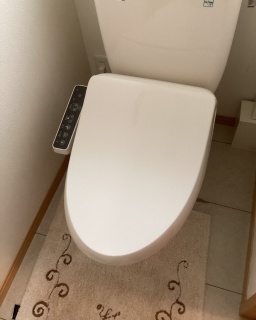 ＩＮＡＸ　温水洗浄便座　CW-RG1-BN8-KJ 施工後