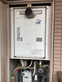 リンナイ　ガス給湯器　RUFH-A2400AT2-6-A-13A 施工前