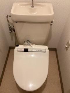 TOTO　トイレ　TSET-ZJR-WHI-1-R 施工前