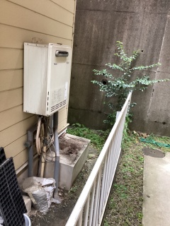 パロマ　ガス給湯器　FH-E2012SAWL-13A 施工前