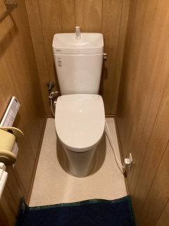 LIXIL　温水洗浄便座　CW-RG20-BN8 施工前